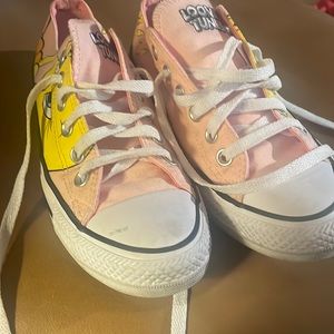 Looney tunes converse